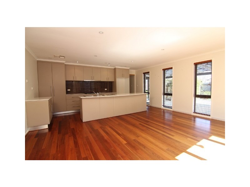 10 Allambee Street, Jerrabomberra NSW 2619