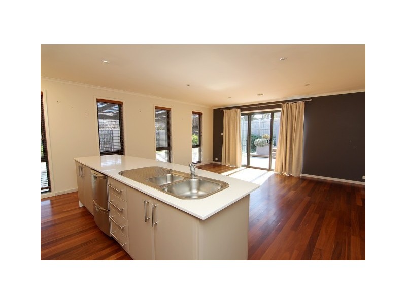 10 Allambee Street, Jerrabomberra NSW 2619