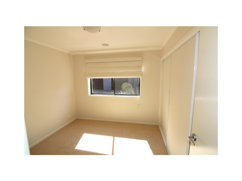 10 Allambee Street, Jerrabomberra NSW 2619