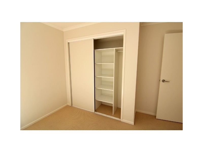 10 Allambee Street, Jerrabomberra NSW 2619