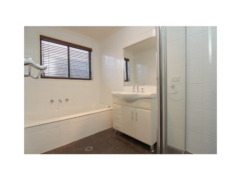 10 Allambee Street, Jerrabomberra NSW 2619