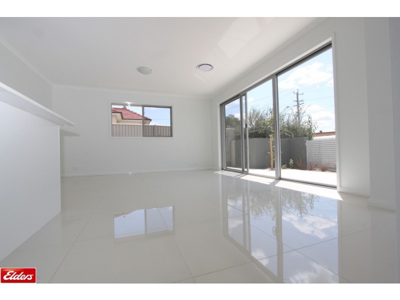 76-78 Uriarra Road, Queanbeyan NSW 2620