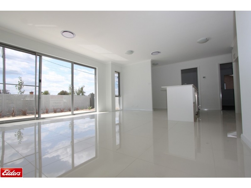 76-78 Uriarra Road, Queanbeyan NSW 2620