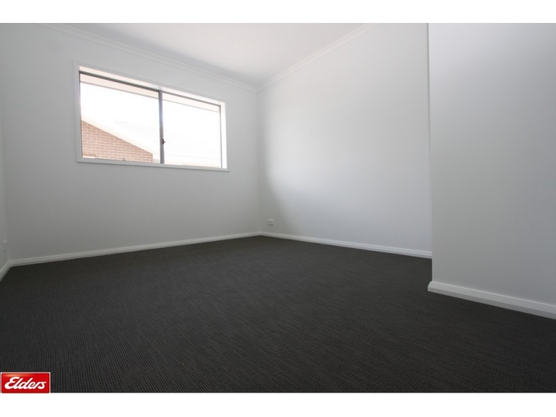 76-78 Uriarra Road, Queanbeyan NSW 2620