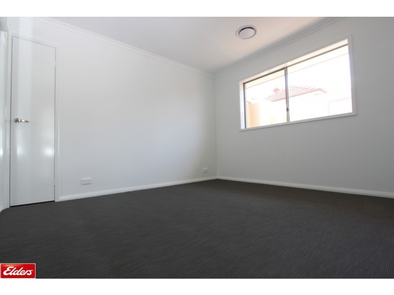 76-78 Uriarra Road, Queanbeyan NSW 2620