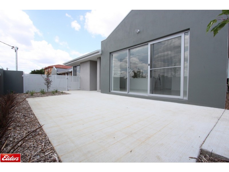 76-78 Uriarra Road, Queanbeyan NSW 2620