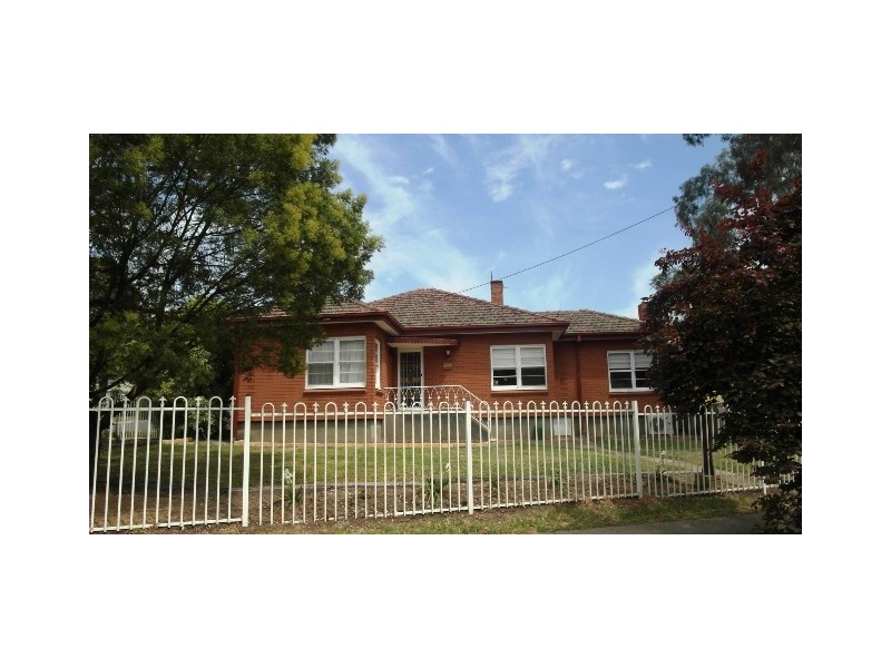 12 Thorpe Avenue, Queanbeyan NSW 2620