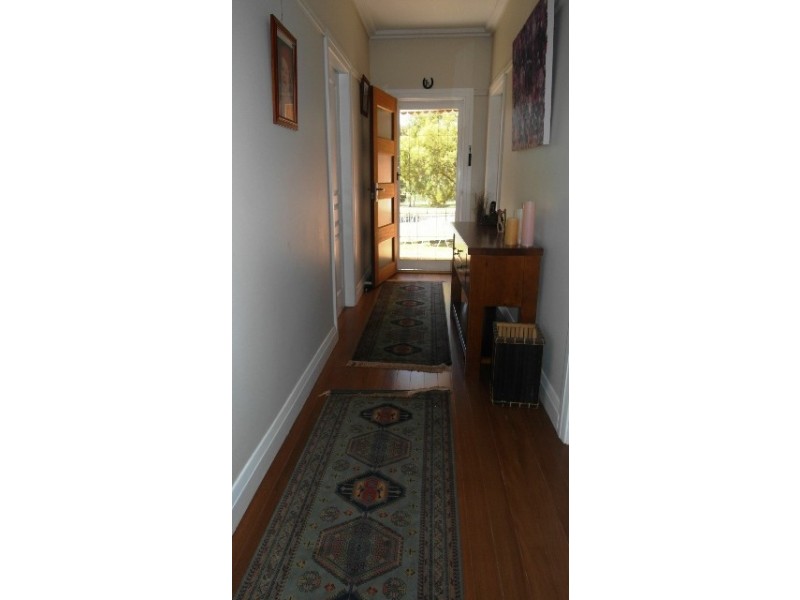 12 Thorpe Avenue, Queanbeyan NSW 2620