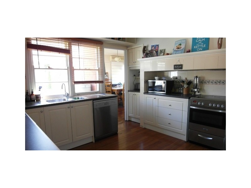 12 Thorpe Avenue, Queanbeyan NSW 2620