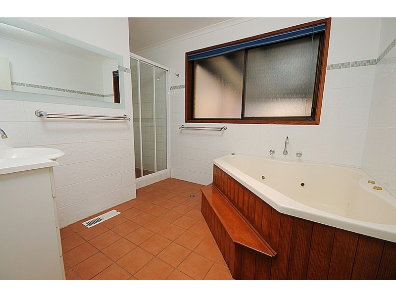 39 Emery Crescent, Queanbeyan NSW 2620