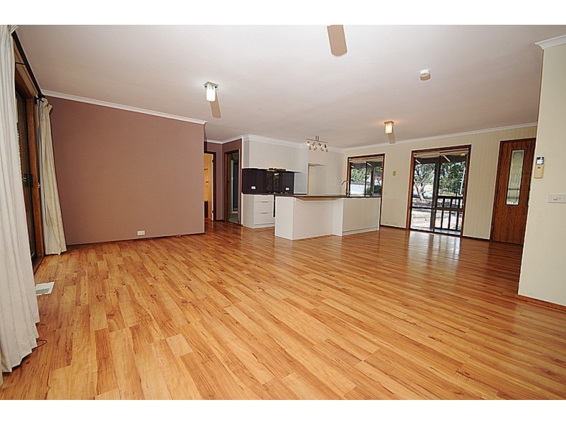 39 Emery Crescent, Queanbeyan NSW 2620