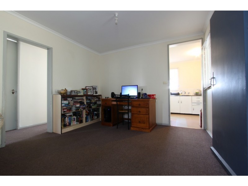 6 Karri Crescent, Queanbeyan NSW 2620