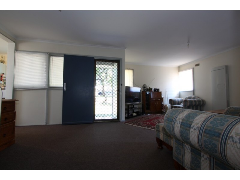6 Karri Crescent, Queanbeyan NSW 2620