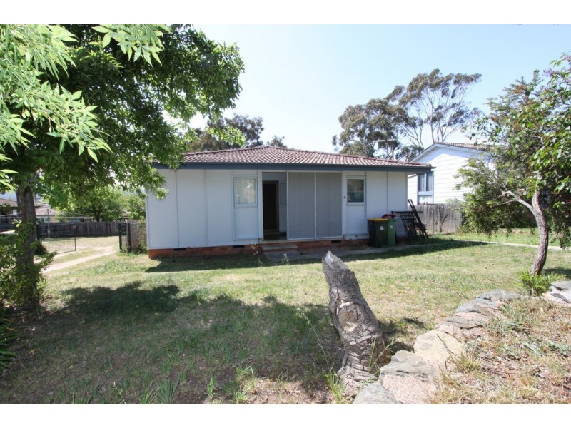 6 Karri Crescent, Queanbeyan NSW 2620