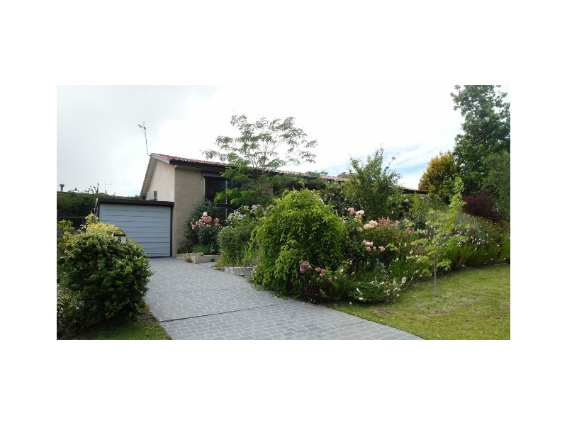 2A Ullamulla Crescent, Queanbeyan NSW 2620