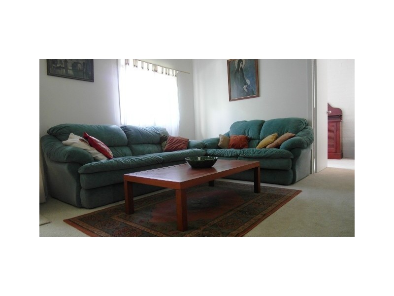 2A Ullamulla Crescent, Queanbeyan NSW 2620