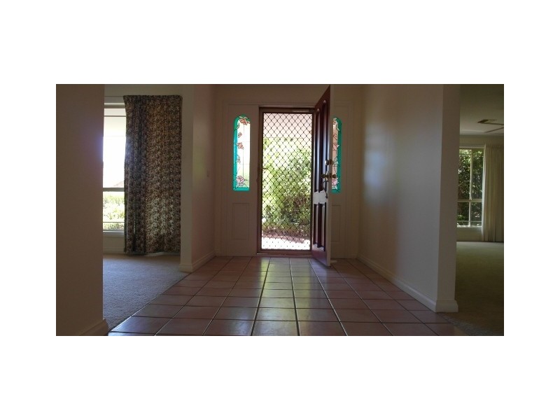 28 Parkview Crescent, Jerrabomberra NSW 2619