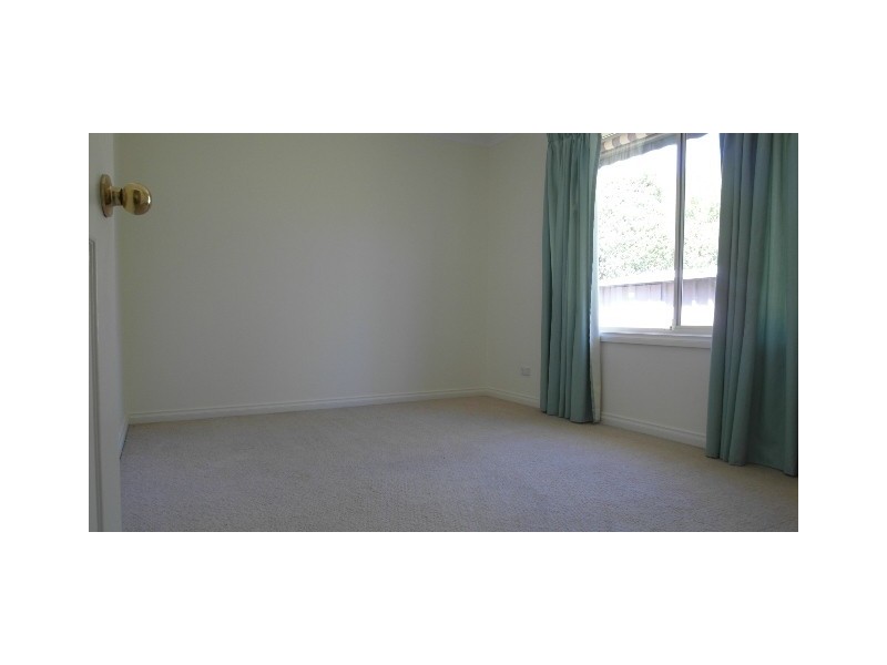 28 Parkview Crescent, Jerrabomberra NSW 2619