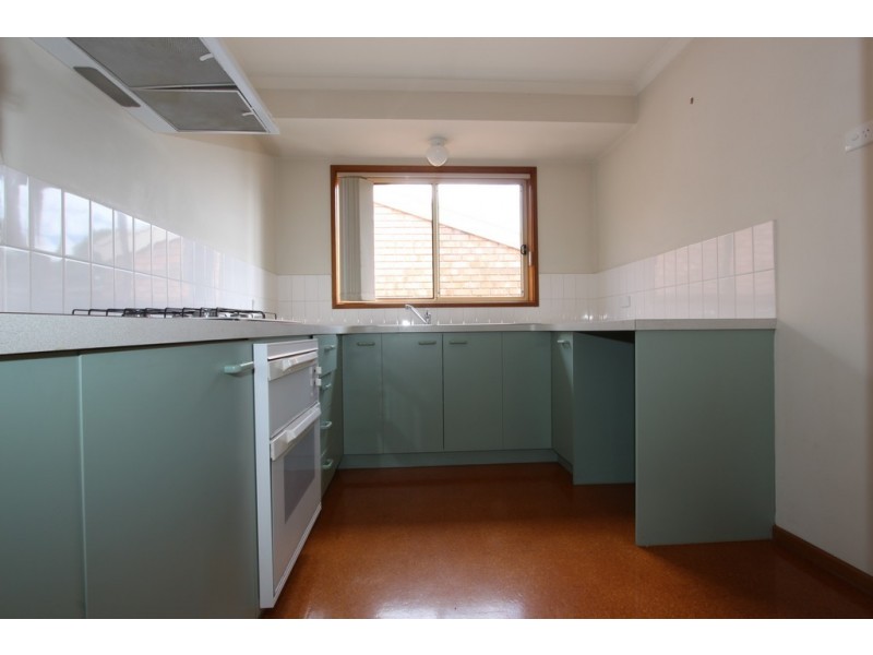 8/103 Bicentennial Drive, Jerrabomberra NSW 2619