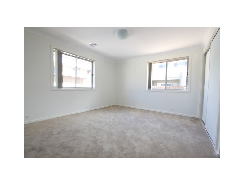 1/12 Mulloon, Queanbeyan NSW 2620