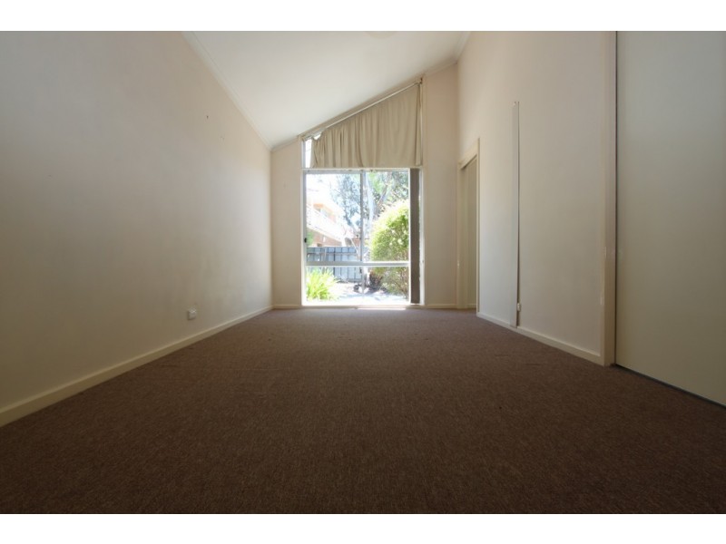 1/39 Ross Road, Queanbeyan NSW 2620