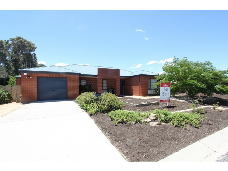13 Tooroonga Crescent, Jerrabomberra NSW 2619