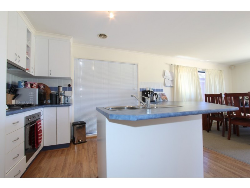 13 Tooroonga Crescent, Jerrabomberra NSW 2619