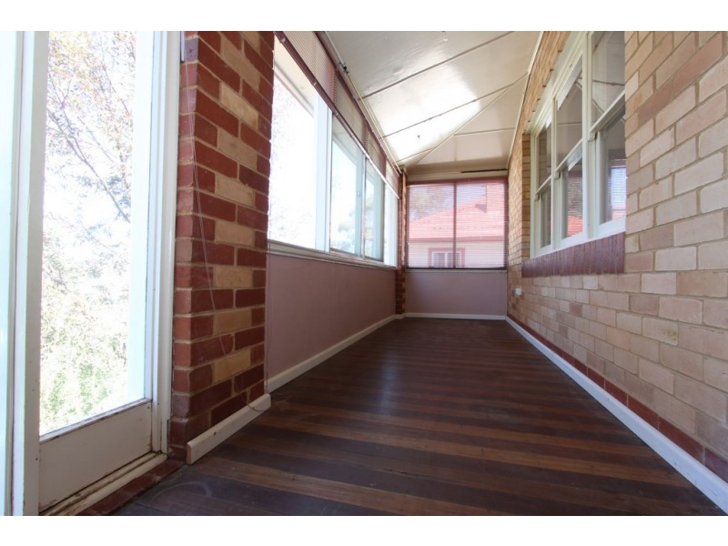 39 The Crescent, Queanbeyan NSW 2620