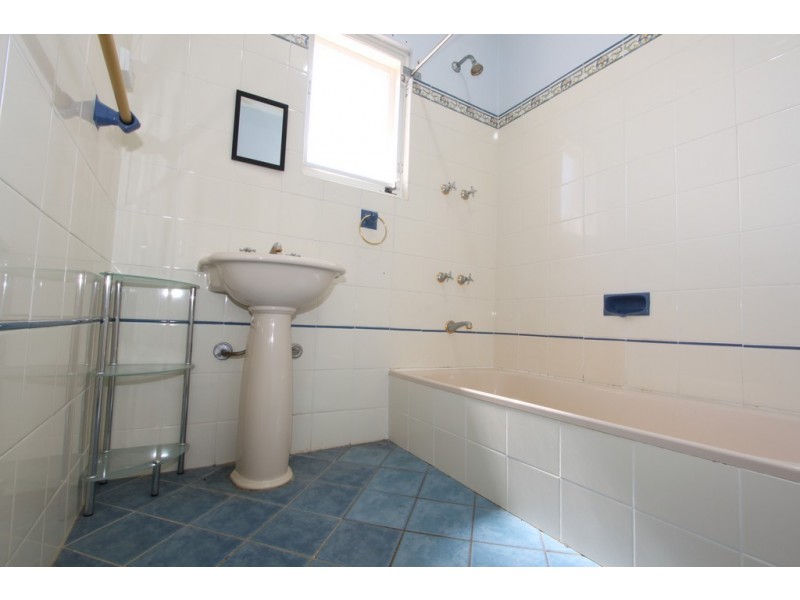 39 The Crescent, Queanbeyan NSW 2620