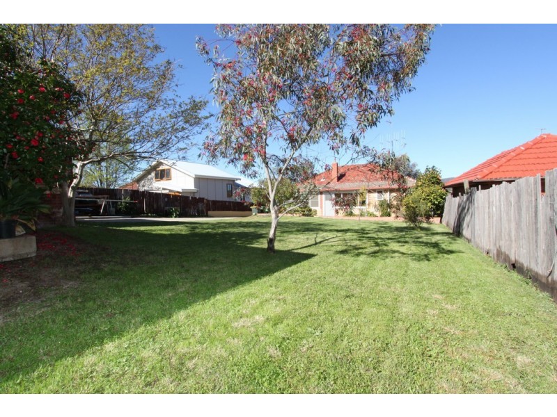 39 The Crescent, Queanbeyan NSW 2620