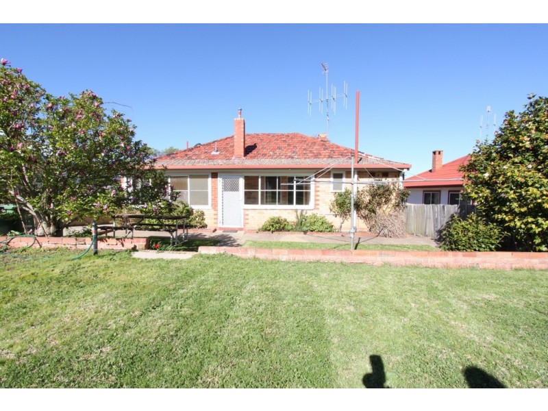 39 The Crescent, Queanbeyan NSW 2620