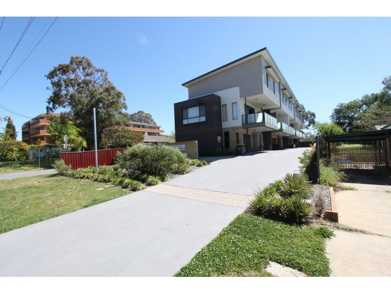 3/5 McKeahnie Street, Queanbeyan NSW 2620