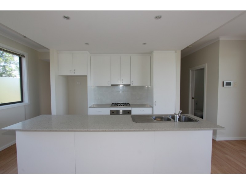 3/5 McKeahnie Street, Queanbeyan NSW 2620