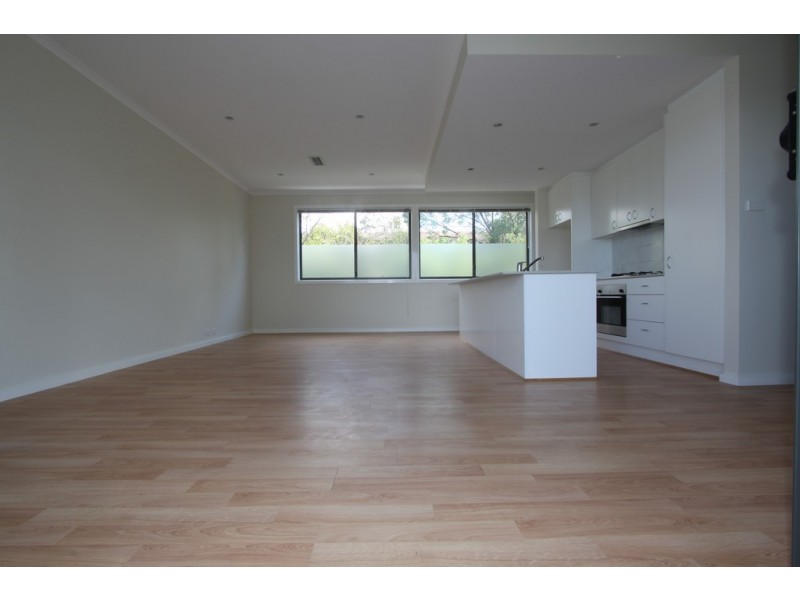 3/5 McKeahnie Street, Queanbeyan NSW 2620