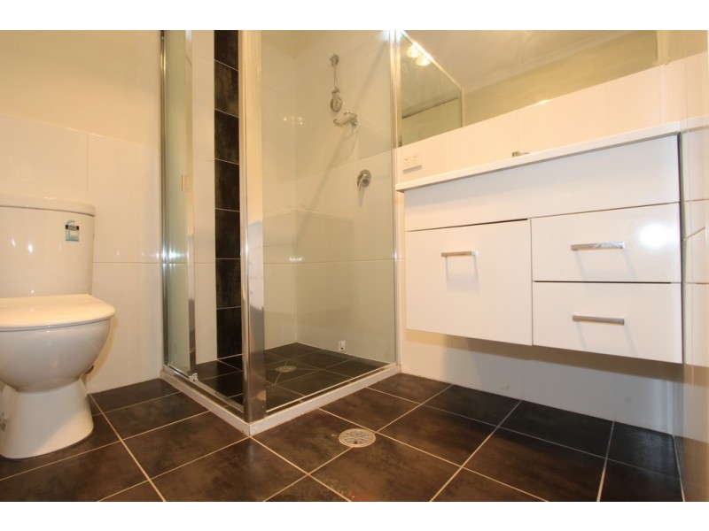 3/5 McKeahnie Street, Queanbeyan NSW 2620