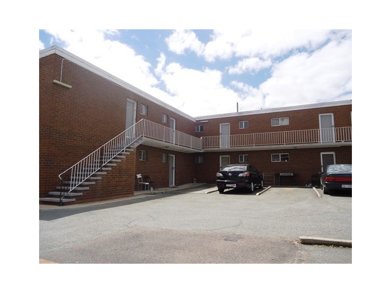 1/22 Carrington Street, Queanbeyan NSW 2620