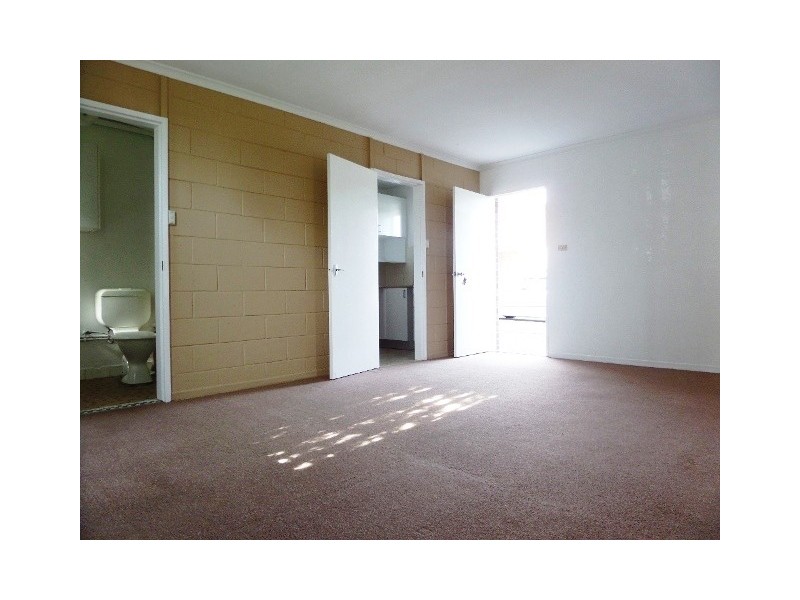1/22 Carrington Street, Queanbeyan NSW 2620