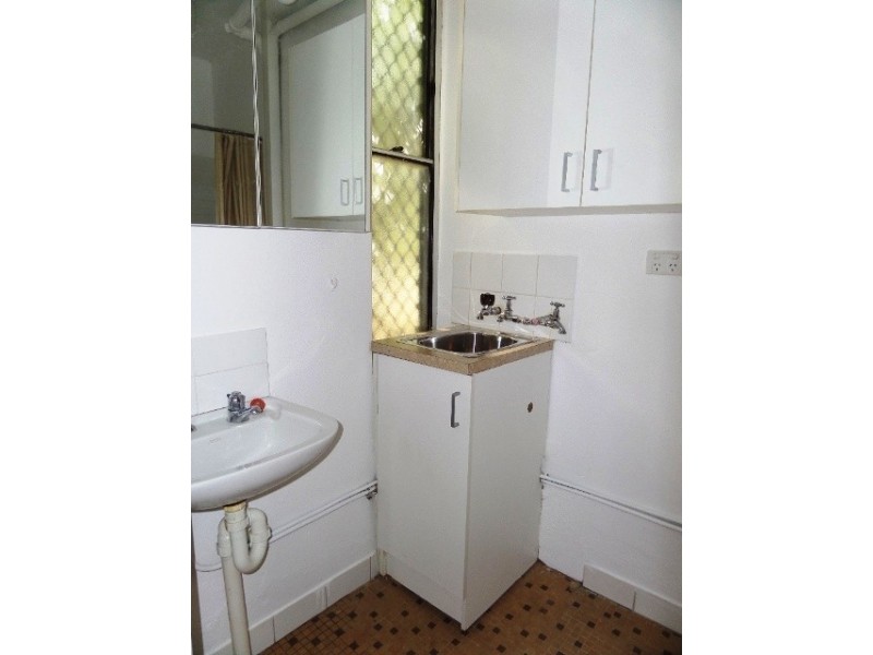 1/22 Carrington Street, Queanbeyan NSW 2620