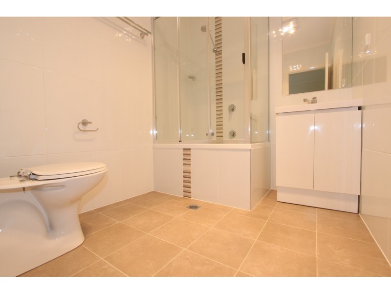 4/76-78 Uriarra Road, Queanbeyan NSW 2620