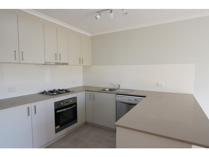 20/27 Elm Way, Jerrabomberra NSW 2619