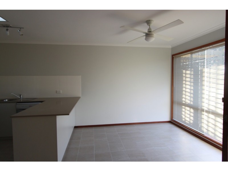 20/27 Elm Way, Jerrabomberra NSW 2619