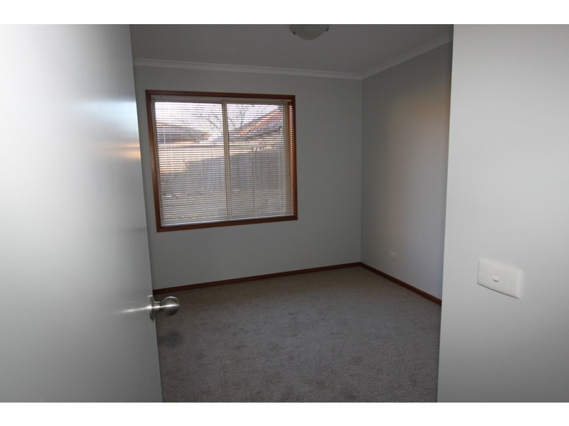 20/27 Elm Way, Jerrabomberra NSW 2619