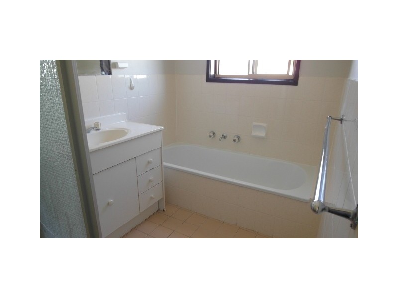 6/2 Lazarus Crescent, Queanbeyan NSW 2620