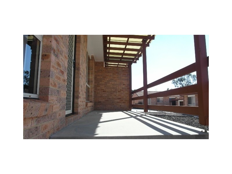 6/2 Lazarus Crescent, Queanbeyan NSW 2620