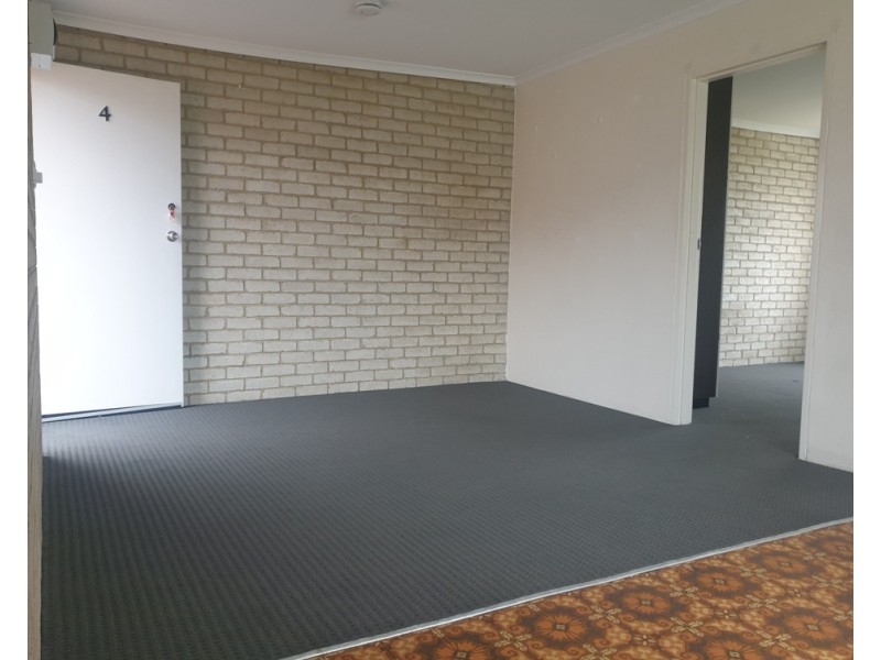 4/31 Mowatt Street, Queanbeyan NSW 2620