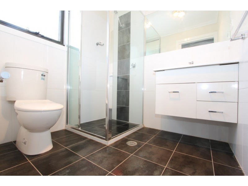 3/5 McKeahnie Street, Queanbeyan NSW 2620