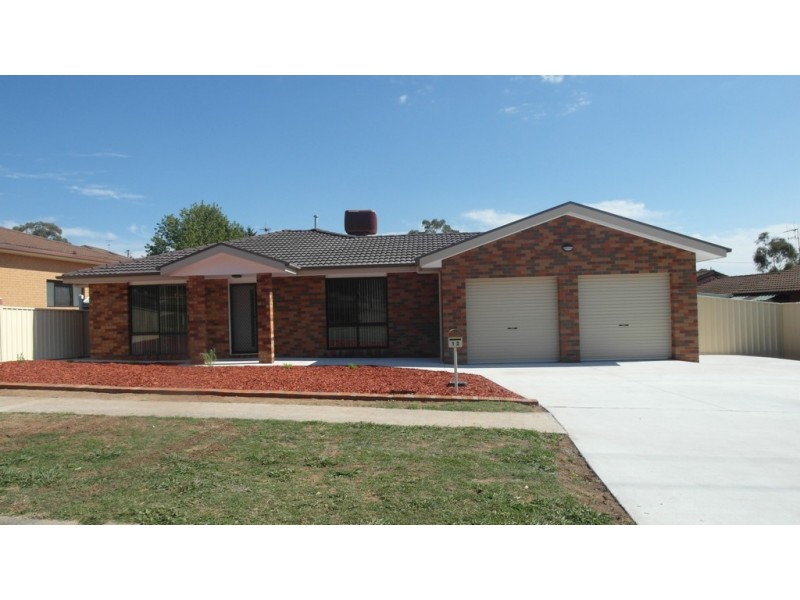 12 Candlebark Road, Queanbeyan NSW 2620