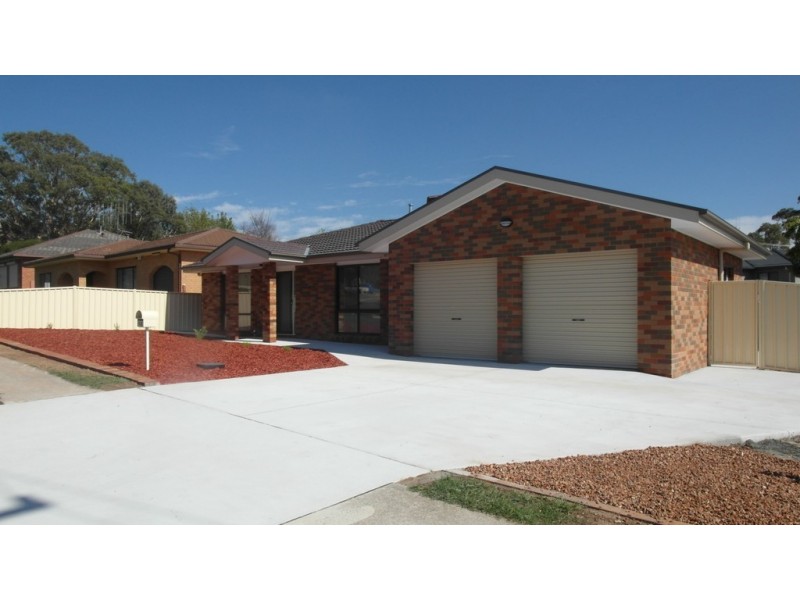 12 Candlebark Road, Queanbeyan NSW 2620