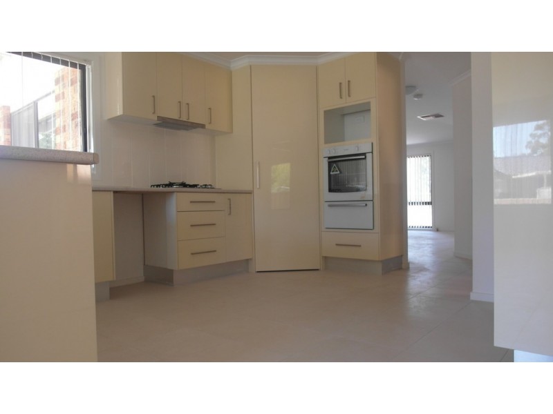 12 Candlebark Road, Queanbeyan NSW 2620