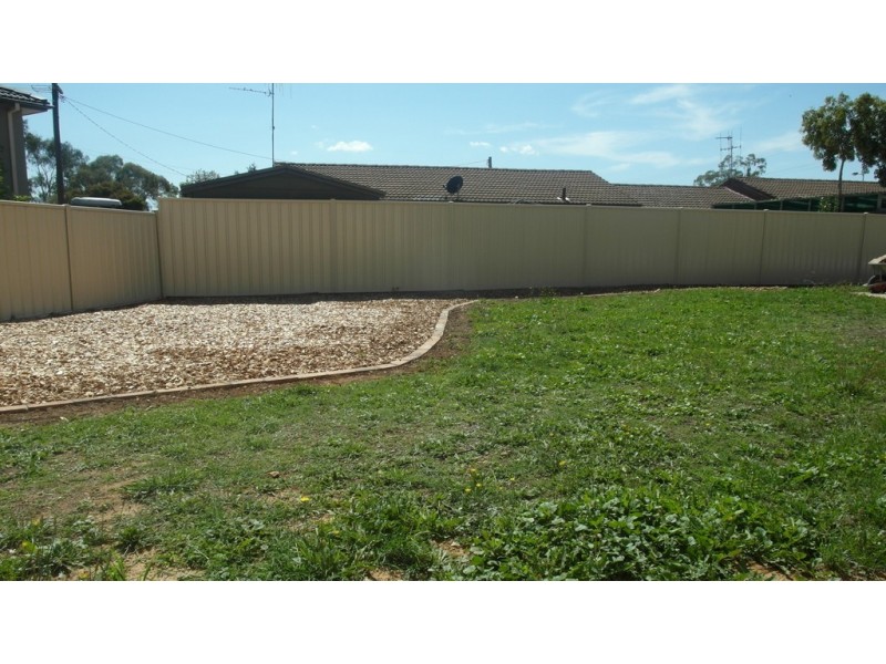12 Candlebark Road, Queanbeyan NSW 2620